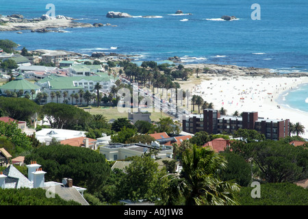 Station balnéaire de Camps Bay, près du Cap, Afrique du Sud RSA Banque D'Images