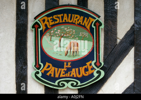 Signe de la délicatesse restaurant Le Pave d'Auge , Beuvron en Auge , Calvados , Normandie , France , Europe Banque D'Images