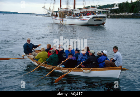 Maine,ME,Nouvelle-Angleterre,vers le bas est,Linekin Bay Water,Windjammer Days,festival,festivals,célébration,foire,passagers du patrimoine rangée à terre la veille annuelle de voile Banque D'Images