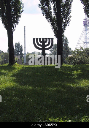 Le mémorial pour les milliers de Juifs assassinés pendant la Deuxième Guerre mondiale par les Nazis à Babi Yar ravin Banque D'Images