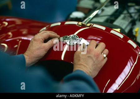 Morgan Plus 4  +4 car la main fabrication à Malvern Link, Worcestershire, Angleterre. Banque D'Images