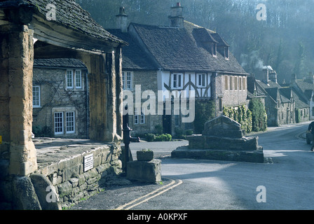 La rue de la Croix du marché château Combe Wiltshire Angleterre Banque D'Images