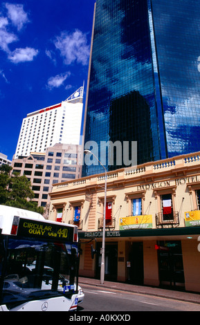 Sydney NSW Australie Circular Quay, rue Alfred Paragon Hotel Bus Banque D'Images