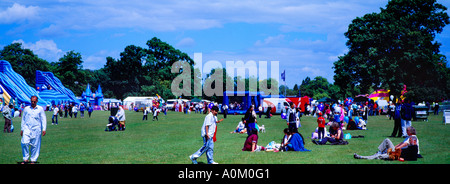 Eid Eid Mela - juste des familles musulmanes à Birmingham West Midlands England Banque D'Images