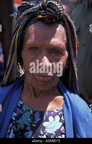 Femme au marché intérieur le mont Hagen hautes terres de l'Ouest Province Papouasie-Nouvelle-Guinée Banque D'Images