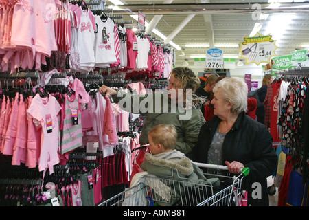 Supermarché Asda Wal Mart à Sheffield en Angleterre Banque D'Images