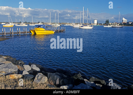 Les petits bateaux ancrés dans la région de Leschenault Inlet, Bunbury, Australie occidentale . Banque D'Images