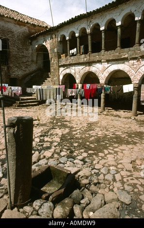 Pérou Cuzco cour du vieux bâtiment colonial. Banque D'Images