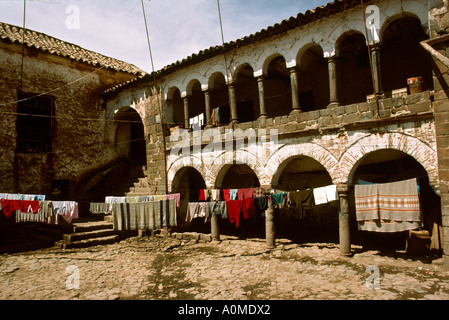 Pérou Cuzco cour du vieux bâtiment colonial. Banque D'Images