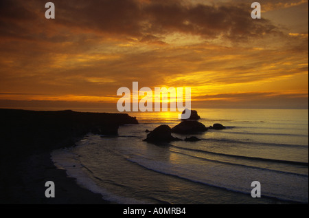 Coucher du soleil à Sand Dollar Beach Cove Jade Côte Centrale de Californie Banque D'Images