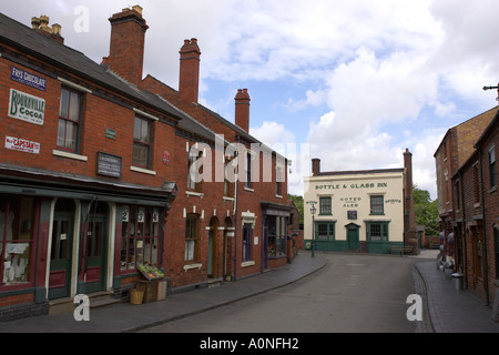 Scène de rue Black Country Living Museum Dudley West Midlands uk Banque D'Images