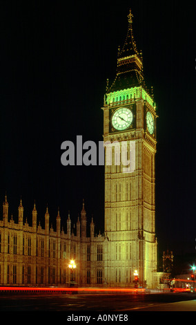 Big Ben et les chambres du Parlement à Londres nuit Banque D'Images