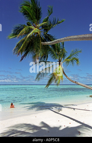Velavaru Island resort aux Maldives Banque D'Images