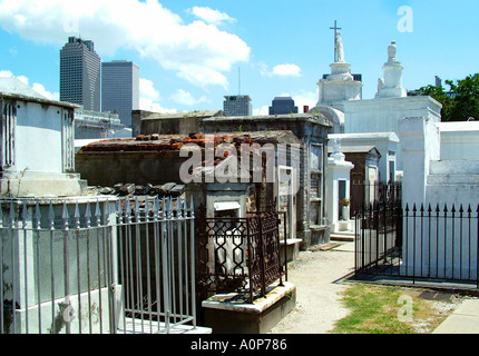 Des tombes dans le cimetière St Louis Ville des Morts New Orleans Louisiane USA Banque D'Images