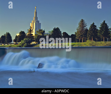 Idaho Falls LDS Temple au coucher du soleil de la rivière Serpent California Banque D'Images