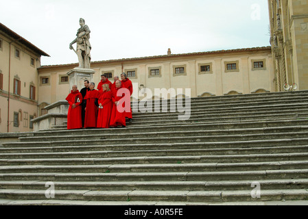 Arezzo Giostra deux fois un événement annuel Juin et Septembre en Toscane Italie 300 hommes en costumes authentiques avec outils à main Banque D'Images