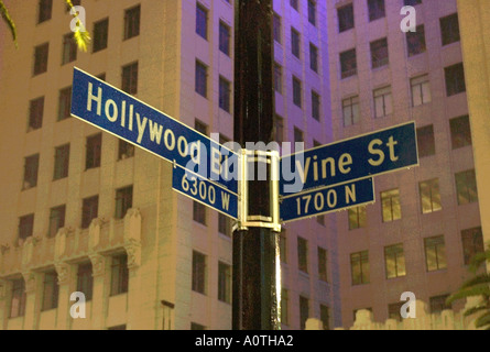 Plaque de rue à l'angle de Hollywood Boulevard et de Vine Banque D'Images