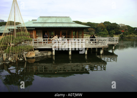 Maison de thé au Jardin Hama Rikkyu, Tokyo Banque D'Images