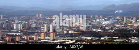 La VILLE DE GLASGOW AVEC LA COLLINE DE DUMGOYNE À LA FIN DE L'Campsie Fells SUR LE DROIT DE TOURNÉ EN ARRIÈRE DE SHOT PEUT JUSTE Banque D'Images