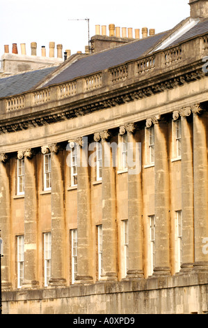 Royal Crescent Bath a commencé en 1767 par John Wood le jeune le croissant a pris huit ans pour terminer Banque D'Images