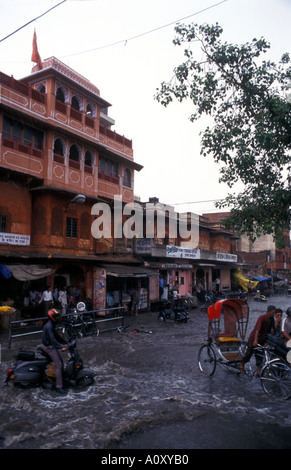 La saison de la mousson indienne en mai/juin avec les crues éclair vu ici à Jaipur Banque D'Images