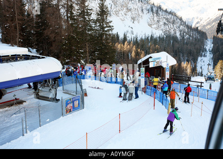 Télésiège Express Rododendro Madonna di Campiglio Trentin-Haut-Adige Italie Banque D'Images