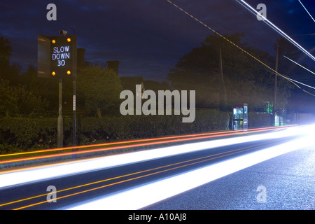 L'écran d'avertissement de vitesse automatique sign Banque D'Images