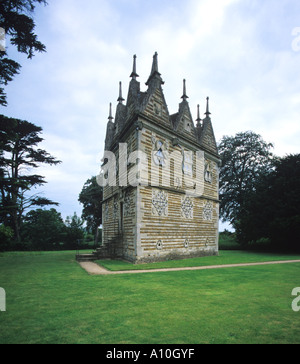 La Folie Lodge triangulaire construit en 1592 par Sir Thomas Tresham à Rushton tout construit en trois et neuf Banque D'Images