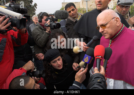 Tombeau de Rachel Bethelehem check point israélien le patriarche latin Michel Sabah de donner une conférence de presse au point de contrôle sur sa Banque D'Images