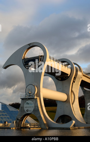 La roue de Falkirk ascenseur à bateaux rotatif reliant les deux sens et Clyde Canal de Glasgow pour le canal d'Edimbourg Banque D'Images