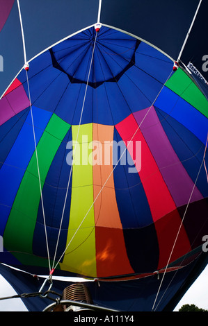 Ballon à air chaud d'être gonflé, Bristol International Balloon Fiesta, Bristol, Angleterre, Royaume-Uni Banque D'Images