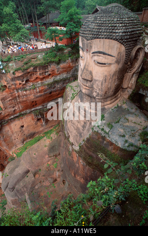 De 71 mètres de haut Dafo le plus grand Bouddha du monde, Leshan, Sichuan, Chine Banque D'Images