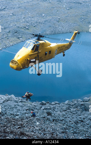 Hélicoptère de secours en montagne Banque D'Images