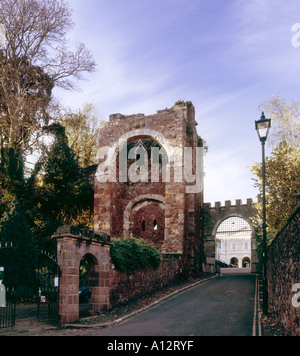 Entrée principale du château de Rougemont Devon Banque D'Images