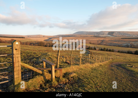 Sentier panneau près de stile sur la lande Anglezarke Lancashire terres d'accès public Banque D'Images