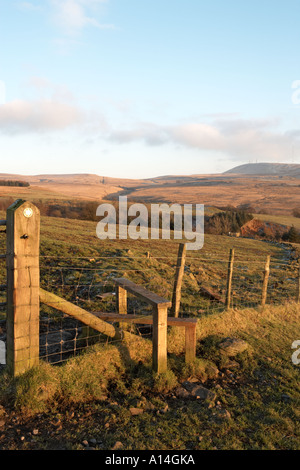 Sentier panneau près de stile sur la lande Anglezarke Lancashire terres d'accès public Banque D'Images