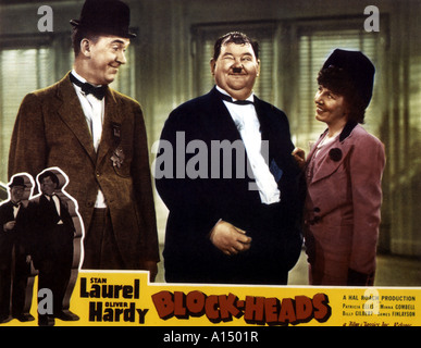 L'année 1938 Blockheads Réalisateur John G Blystone Oliver Hardy Stan Laurel carte passe-temps Banque D'Images