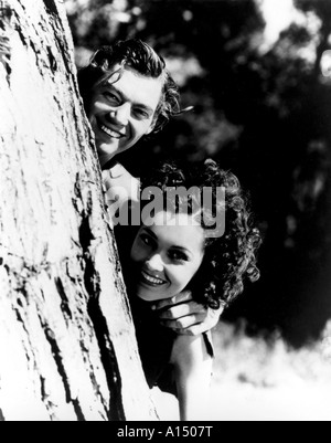 Tarzan et sa compagne Année 1934 Cedric Gibbons Directeur Johnny Weissmuller Maureen O Hara basé sur livre d'Edgar Rice Burroughs Banque D'Images