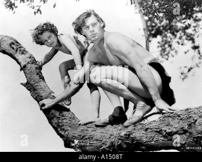 L'année 1936 Tarzan Escapes réalisateur Richard Thorpe Johnny Weissmuller John Sheffield basé sur livre d'Edgar Rice Burroughs Banque D'Images