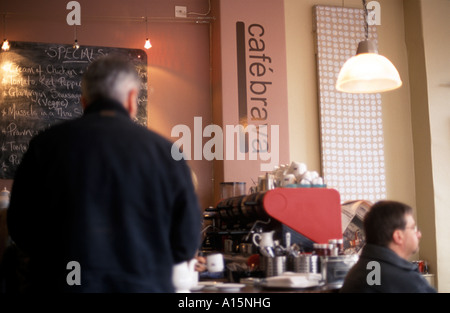 Cafe Brava, dans le quartier branché de Pontcanna salon de Cardiff. Banque D'Images