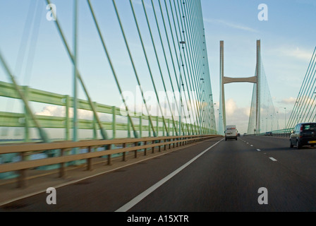 Vue horizontale de la deuxième Severn Bridge [ail] groesfan hafren aka le Prince de Galles Bridge (Pont Tywysog Cymru) traversant l'estuaire de la Severn. Banque D'Images