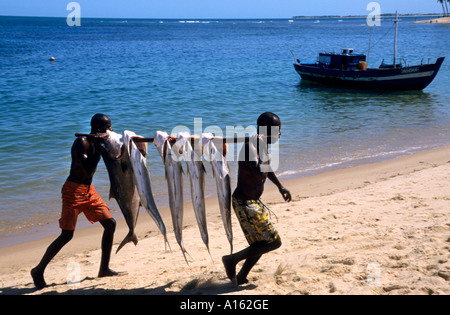 Bahia Brésil brésilien sable mer côte bleue la pêche shores Banque D'Images