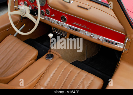 'Mercedes Benz ^300 SL Gullwing coupé, ^1955, de l'intérieur". Banque D'Images