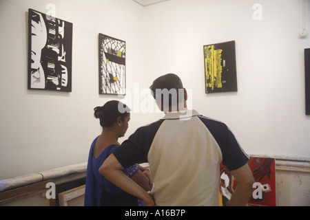 Une exposition de résumés dans Legacy Art Gallery, Nariman Point, Mumbai, Inde Banque D'Images