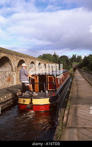 Traversée en bateau du canal de l'aqueduc de Chirk Banque D'Images