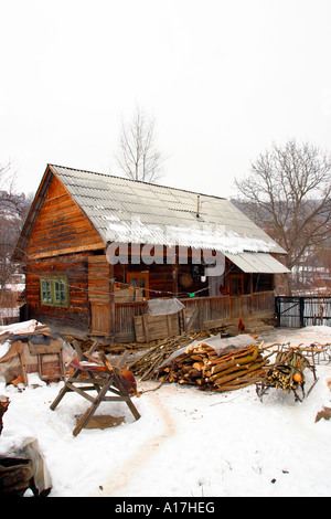 Un village de campagne traditionnelle, Sighet, Roumanie. Banque D'Images