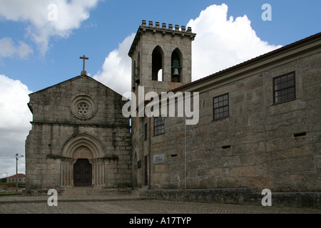 Santiago de Antas monastère roman et l'église de Vila Nova de Famalicão. Le Portugal. Banque D'Images