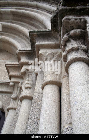 Détail du portail de la capitales de la colonne Saint Jacques de Antas Monastère et église à Vila Nova de Famalicão. Le Portugal. Banque D'Images