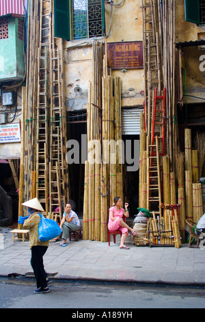 Rue de l'échelle de bambou, vieux quartier de Hanoi Vietnam Magasin Banque D'Images