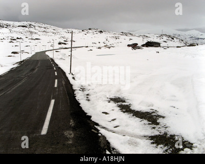 La glace et la neige autour du Sognefjell hytte, Sognefjell, Sognefjellet, Norvège Banque D'Images